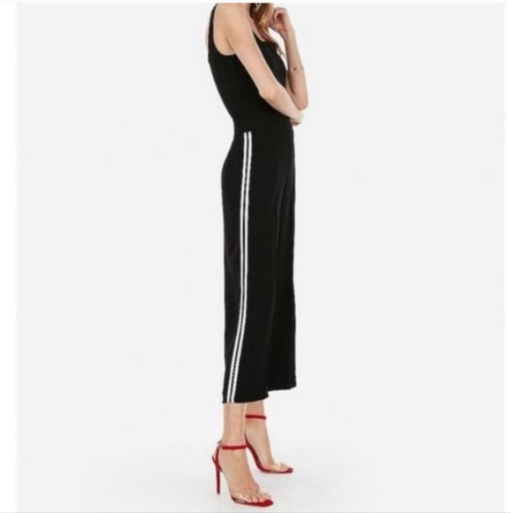 Express Cropped culittes high rise pants. - Picture 1 of 11